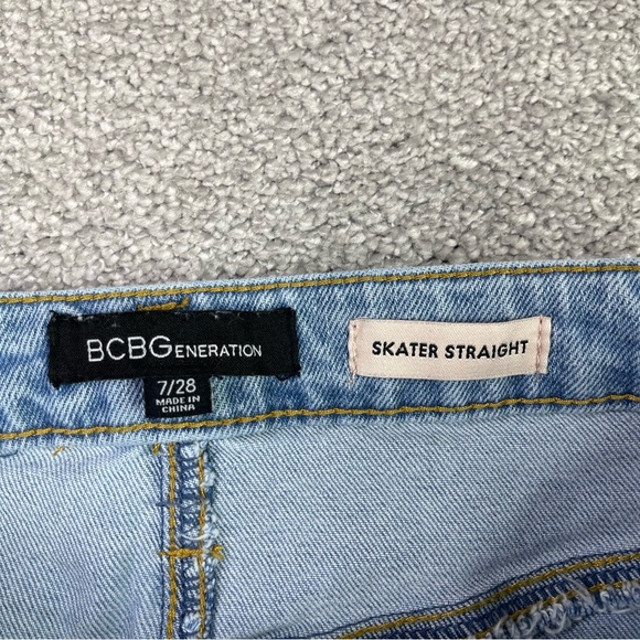 BCBGeneration Skater Straight Jeans 7/28 Light Wash Raw Hem Denim - Picture 5 of 12